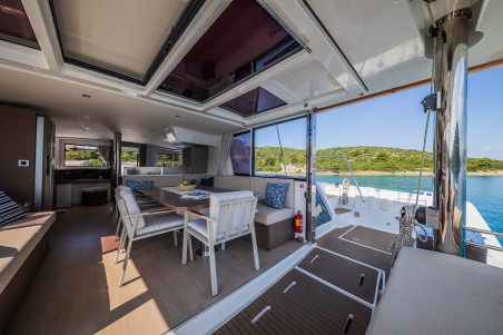 Catana Group Bali 4.8 - 6 + 1 cab. Esthera