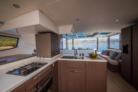 Catana Group Bali 4.8 - 6 + 1 cab. Esthera