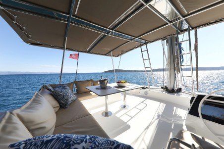 Catana Group Bali 4.8 - 6 cab. Vaya Con Dios