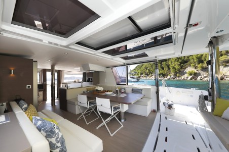 Catana Group Bali 4.8 - 6 cab. Vaya Con Dios