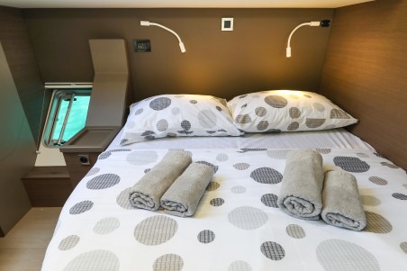 Catana Group Bali 4.8 - 6 cab. Vaya Con Dios