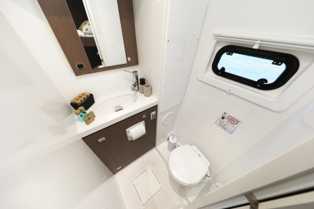 Catana Group Bali 4.8 - 6 cab. Vaya Con Dios