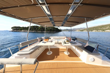 Catana Group Bali 5.4 - 5 cab. EQ Horizon