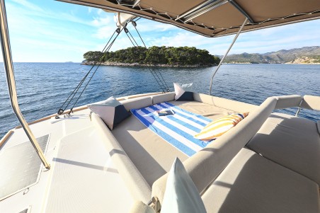 Catana Group Bali 5.4 - 5 cab. EQ Horizon