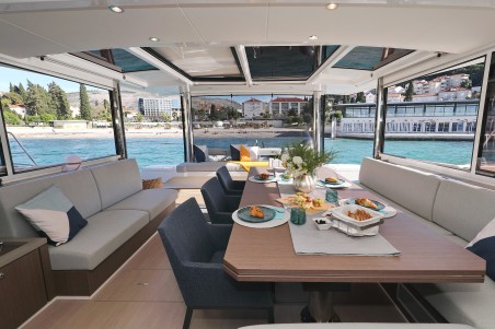 Catana Group Bali 5.4 - 5 cab. EQ Horizon