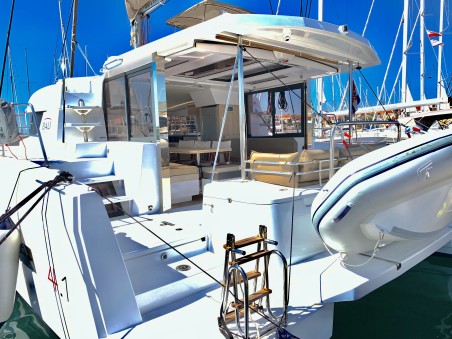 Catana Group Bali 4.1 - 4 + 1 cab. Testa