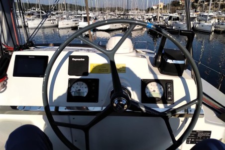 Catana Group Bali 4.1 - 4 + 1 cab. Testa