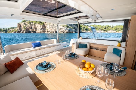 Bali 5.8 - 5 + 2 cab. | Czarter jachtu Chorwacja | Travelboat