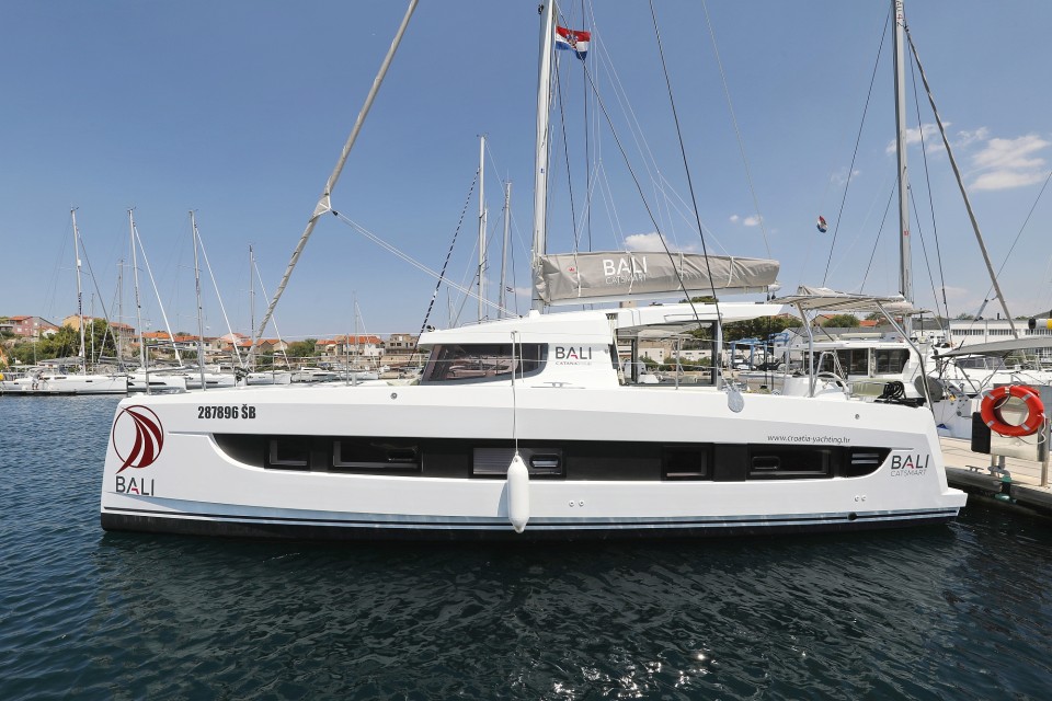Catana Group Bali Catsmart - 4 + 1 cab. Arpina
