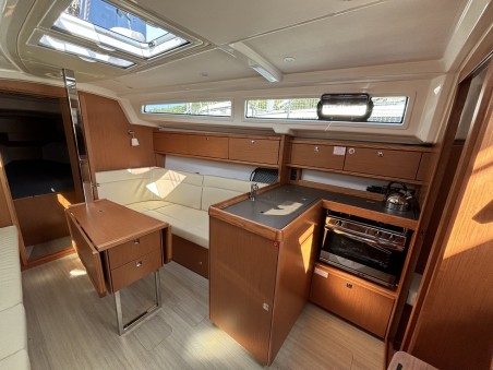 Bavaria Yachtbau Bavaria Cruiser 34 - 2 cab. 3 Lune