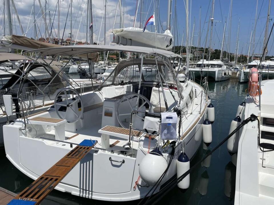 Beneteau Oceanis 38.1 | Czarter jachtu Chorwacja | Travelboat