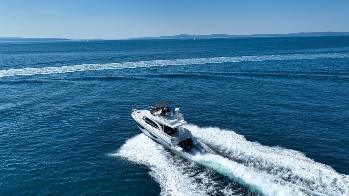 Bénéteau Antares 11 Fly OB Desire