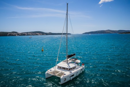 Lagoon-Bénéteau Lagoon 42 - 4 + 2 cab. Edita