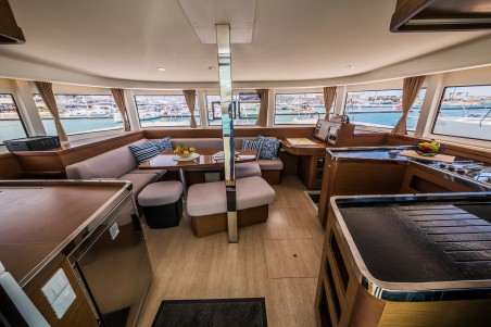 Lagoon-Bénéteau Lagoon 42 - 4 + 2 cab. Edita