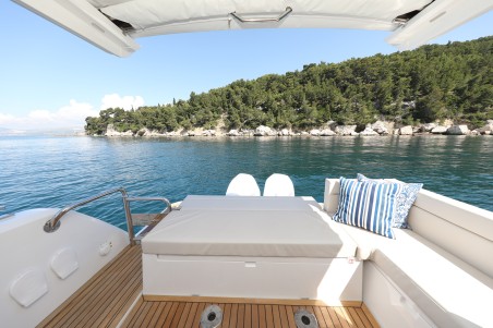 Sealine Sealine C335V Stormi