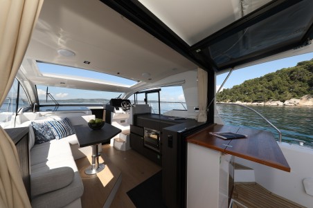 Sealine Sealine C335V Stormi