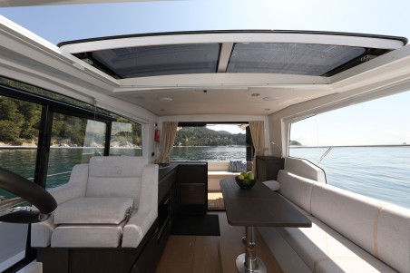 Sealine Sealine C335V Stormi