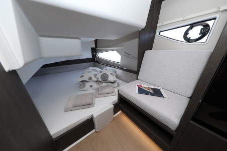 Sealine Sealine C335V Stormi