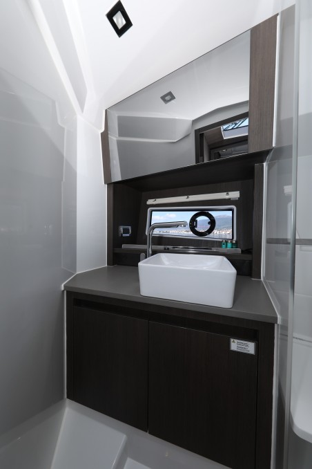 Sealine Sealine C335V Stormi