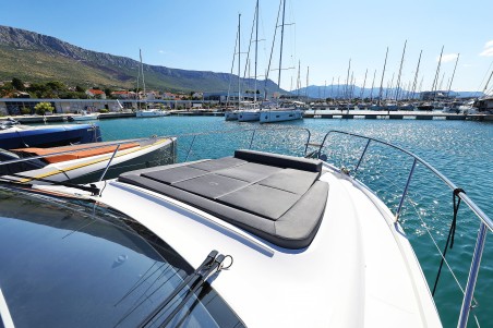 Sealine Sealine C390 Tireless