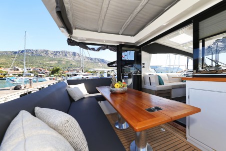 Sealine Sealine C390 Tireless