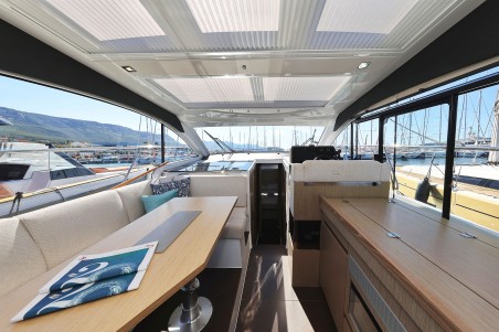 Sealine Sealine C390 Tireless