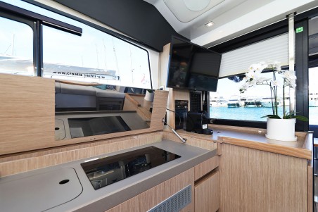 Sealine Sealine C390 Tireless