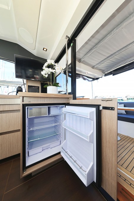 Sealine Sealine C390 Tireless