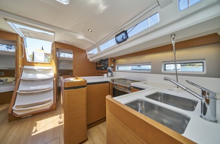 Jeanneau Sun Odyssey 440 | Czarter jachtu Chorwacja | Travelboat