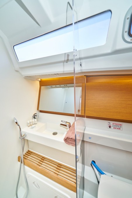 Jeanneau Sun Odyssey 440 | Czarter jachtu Chorwacja | Travelboat