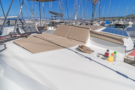 Catana Group Bali 4.1 - 4 + 2 cab. Anemoskala