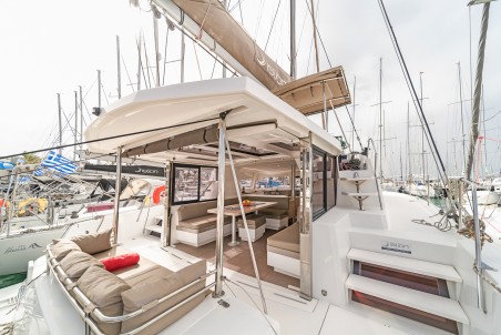 Catana Group Bali 4.1 - 4 + 2 cab. Anemoskala