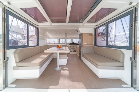 Catana Group Bali 4.1 - 4 + 2 cab. Anemoskala