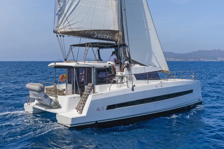 Catana Group Bali 4.1 - 4 + 2 cab. Crystal Waters