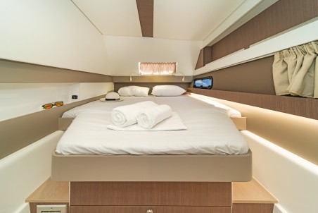 Catana Group Bali 4.1 - 4 + 2 cab. Neusis