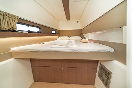 Catana Group Bali 4.1 - 4 + 2 cab. Neusis