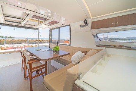 Catana Group Bali 4.1 - 4 + 2 cab. Neusis