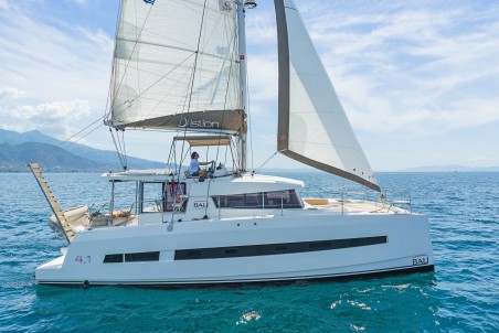 Catana Group Bali 4.1 - 4 + 2 cab. Neusis