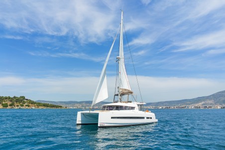 Catana Group Bali 4.1 - 4 + 2 cab. Neusis