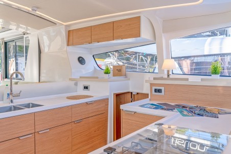 Catana Group Bali 4.2 - 4 + 1 cab. First Feeling