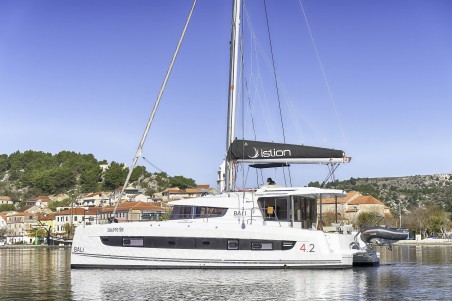 Catana Group Bali 4.2 - 4 + 1 cab. First Spark