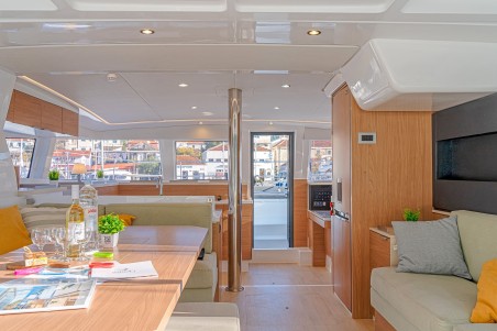 Catana Group Bali 4.2 - 4 + 1 cab. First Spark