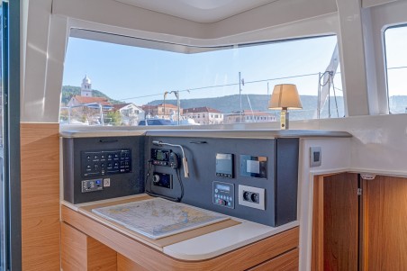 Catana Group Bali 4.2 - 4 + 1 cab. First Spark