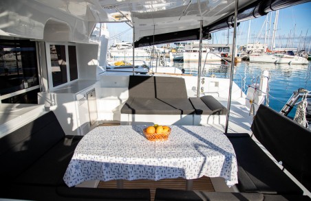 Lagoon-Bénéteau Lagoon 450 F - 4 + 2 cab. Anja
