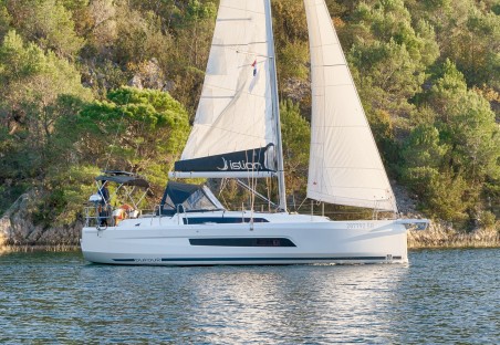 Dufour Yachts Dufour 37 - 3 cab. First Laugh