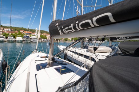 Dufour Yachts Dufour 37 - 3 cab. First Laugh