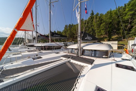 Excess Excess 11 - 4 + 1 + 1 cab. First Sight