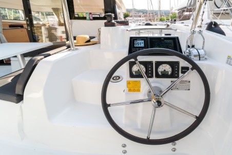 Excess Excess 11 - 4 + 1 + 1 cab. First Sight