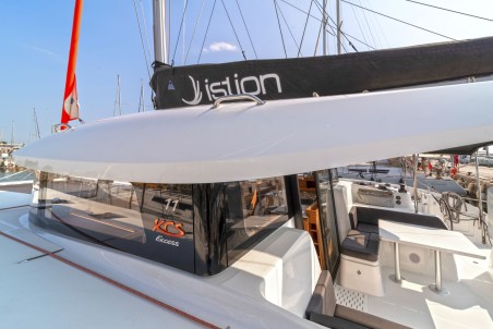 Excess Excess 11 - 4 + 1 + 1 cab. One Kiss