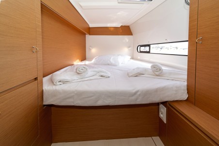 Excess Excess 11 - 4 + 1 + 1 cab. One Kiss